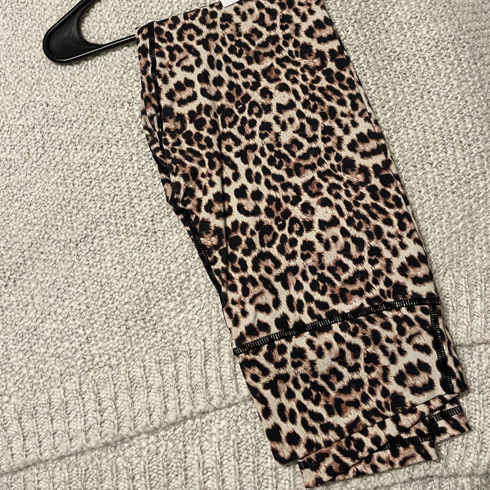 Leopard Brilliant Scrunchy What Hi-Rise 7/8 24" size 6-8